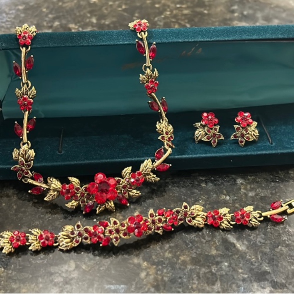 Necklace Set